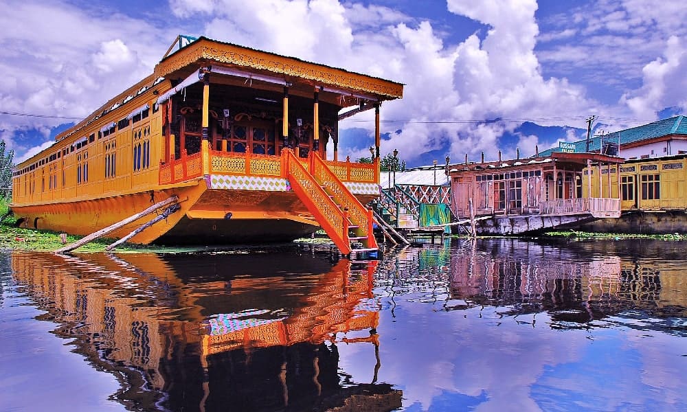 Kashmir Houseboat Package